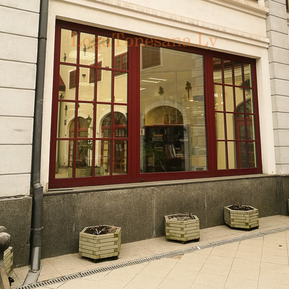 Plēve pret karstumu 40% Tek.metrs platums-1,52m