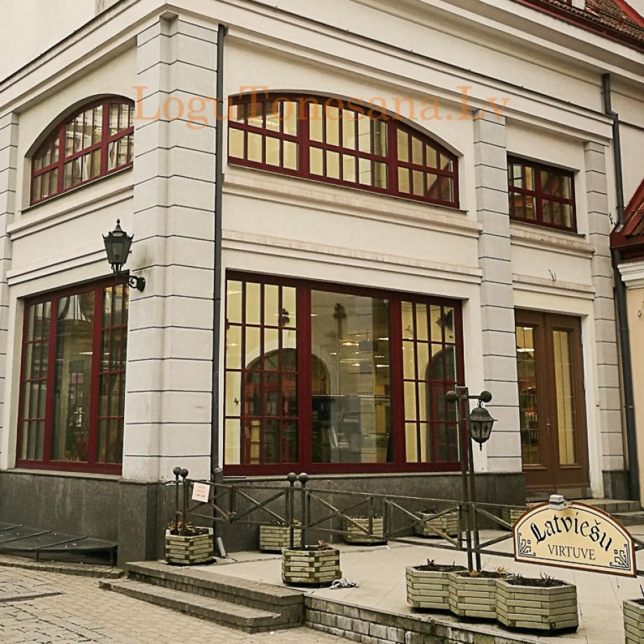 Plēve pret karstumu 40% Tek.metrs platums-1,52m