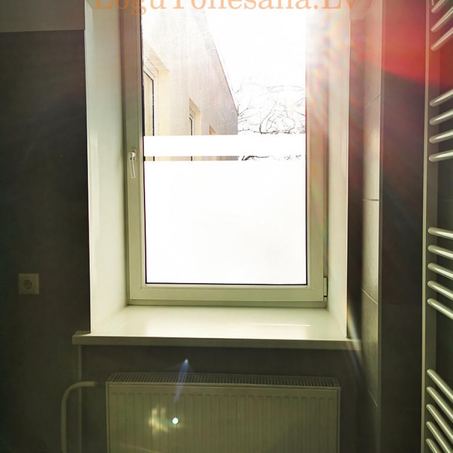 Balta matēta neitrāla-tek. metrs